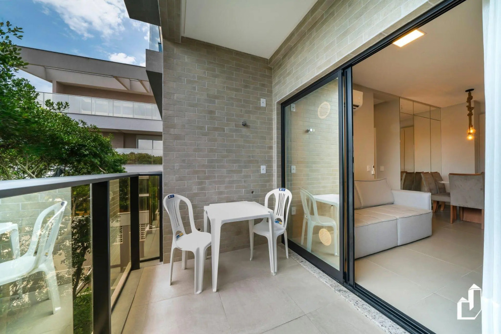 Apartamento Com 02 Dormitórios Em Canto Grande