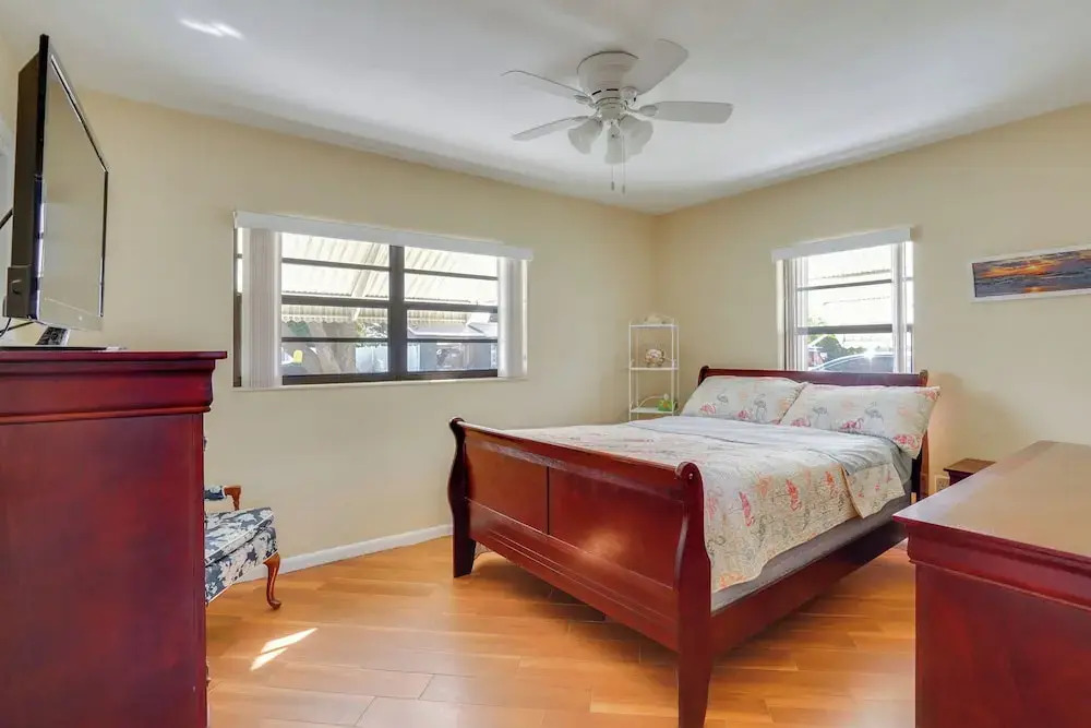 Waterfront Gulf Access Beach House w Lainai