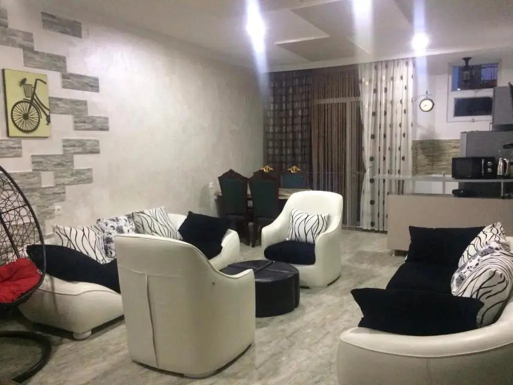 Inga's Apartment