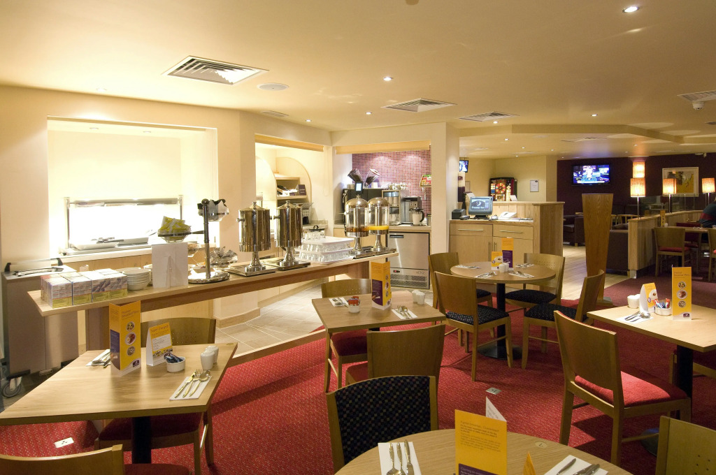 Premier Inn Chester - Railway Station