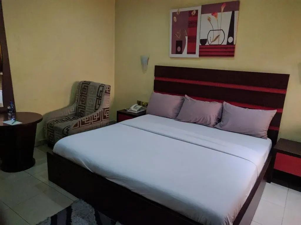 Whitehouse Msquare Hotel