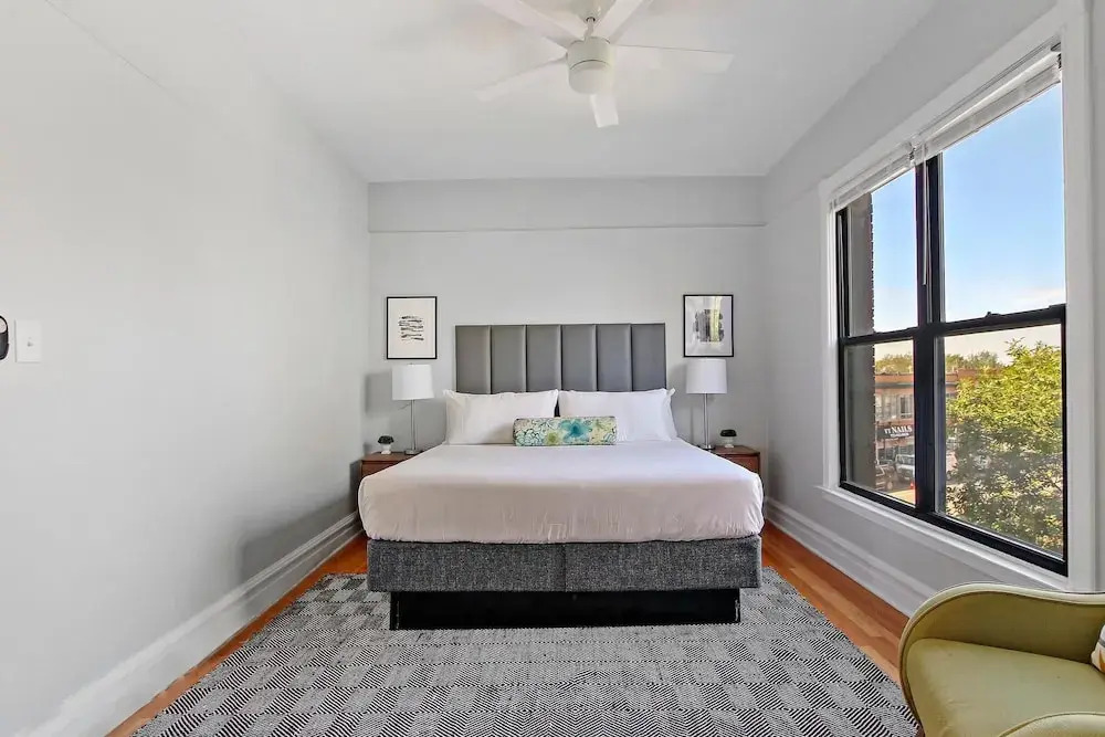 Cozy 3BR Gem - Lincoln 3E