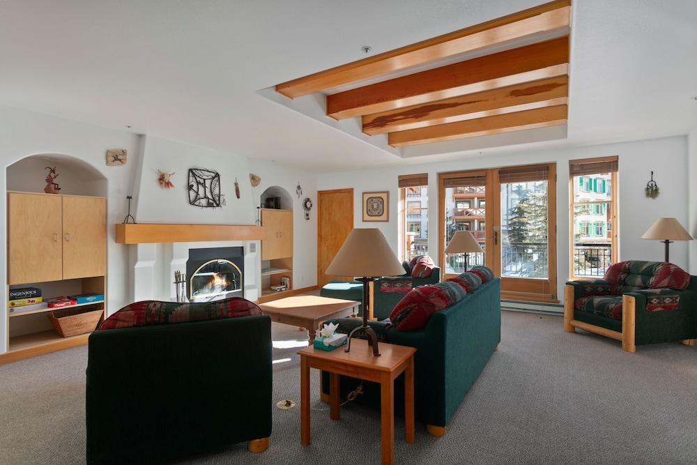 4208 - One Bedroom Standard Creekside Condominiums 1 Condo
