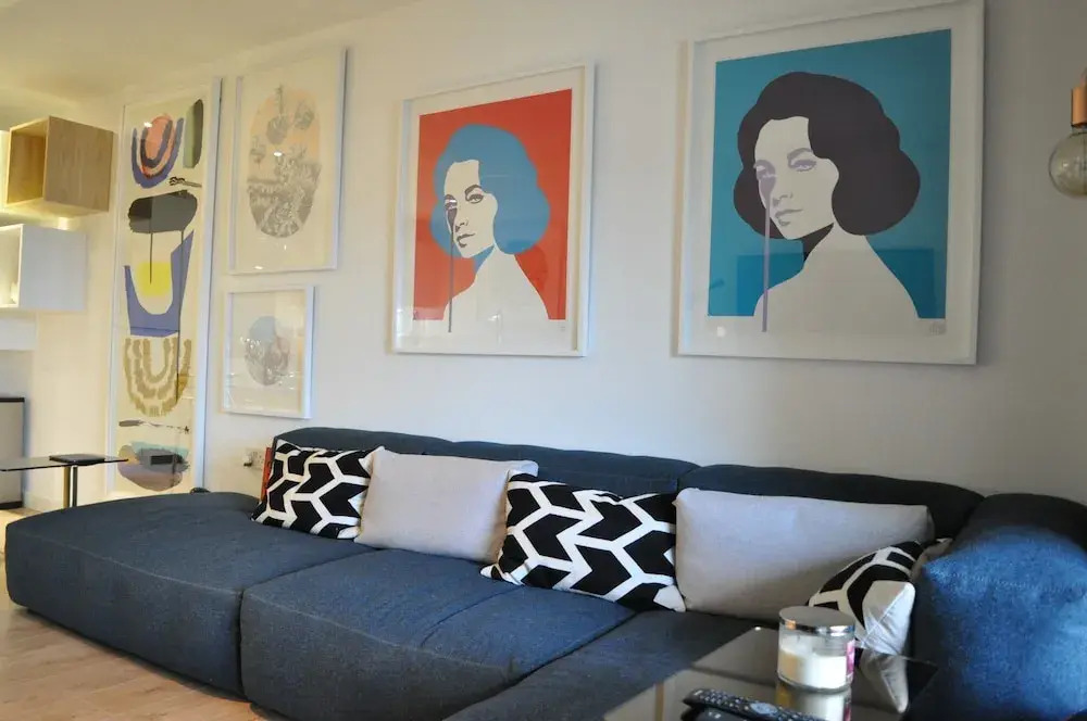 Modern 1 Bed Apartment In Oval