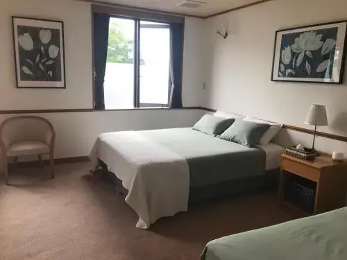 Refre Hotel