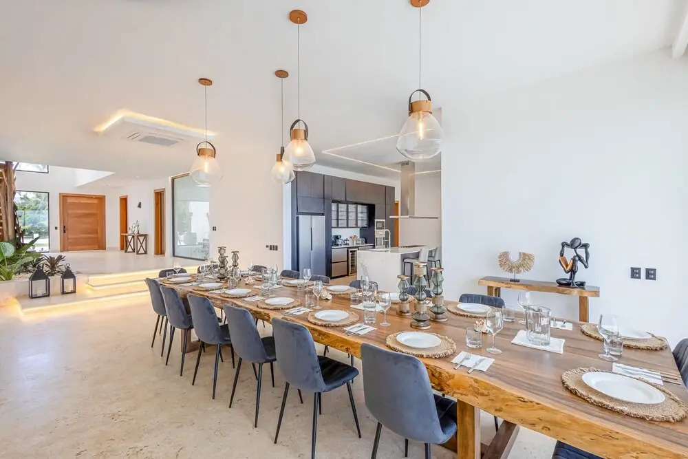 6BR Oceanfront Bliss With Private Chef and Pool