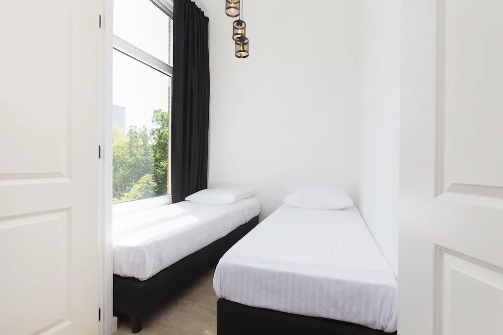 Rotterdam Inn
