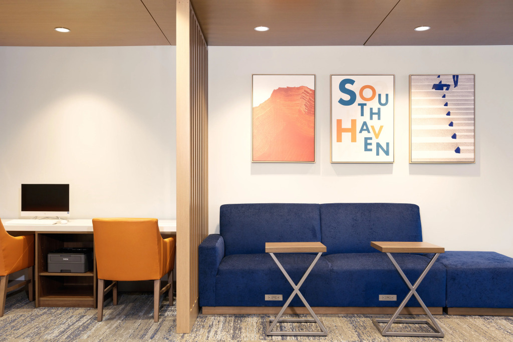 Holiday Inn Express & Suites DFW Airport Southwest - Euless