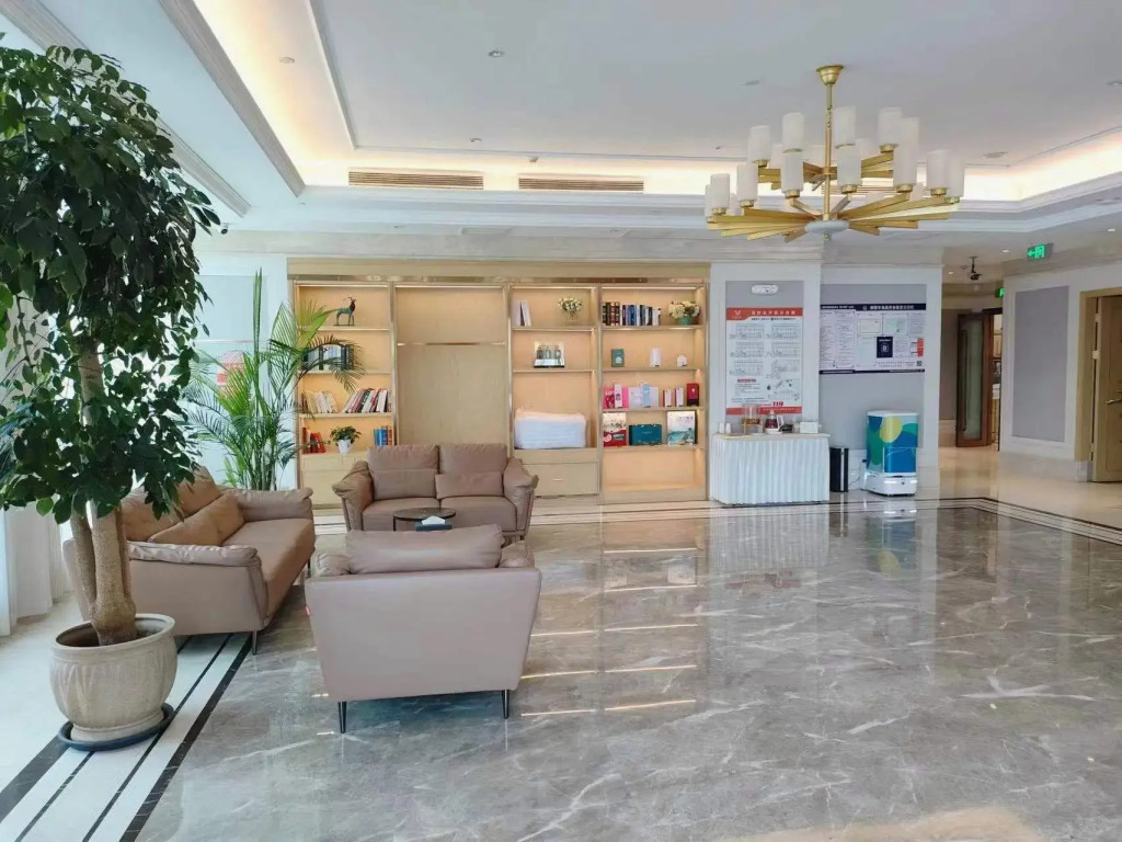 Vienna hotels （ Hebi sands international store）