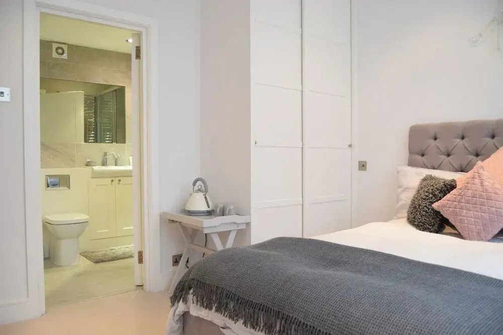 Kensington Luxury - 2 Bedrooms