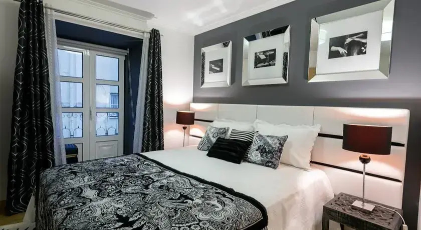 Beautiful&Charming Poets House