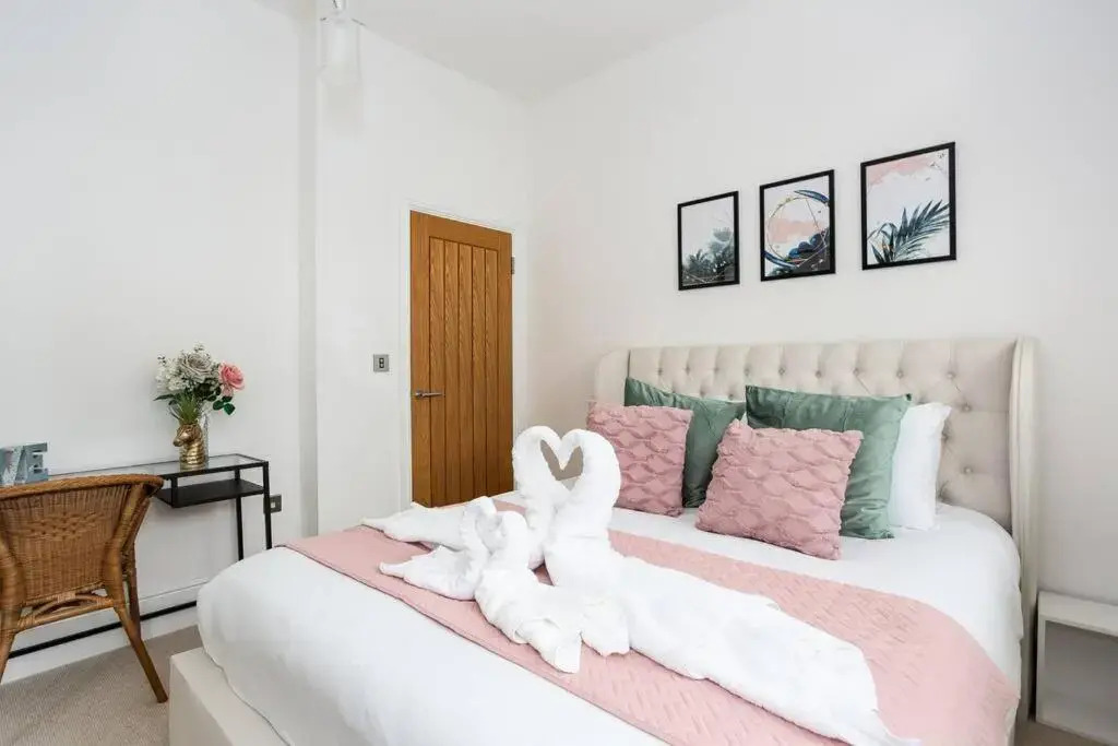 Estuary View by Sorted Stay