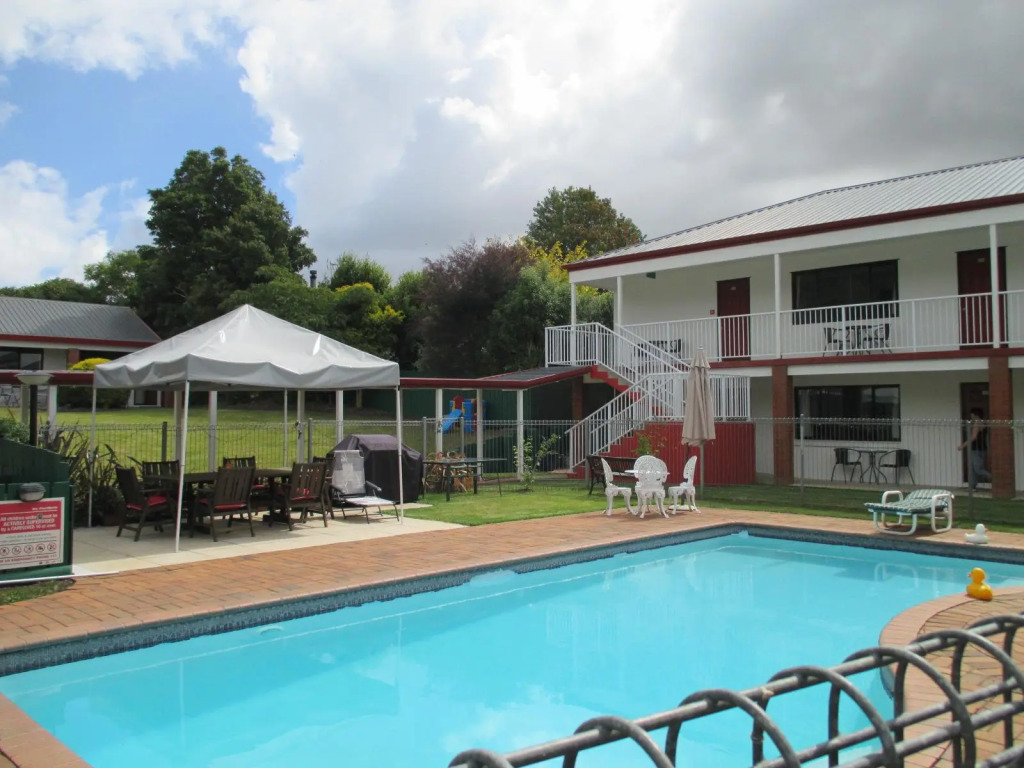 Bks Counties Motor Lodge