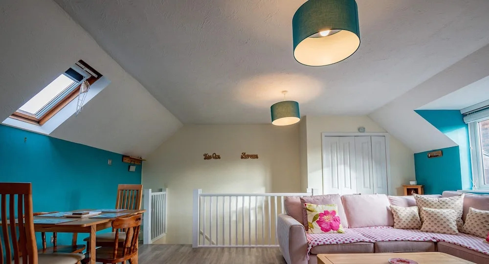 Host Stay Chichester Close