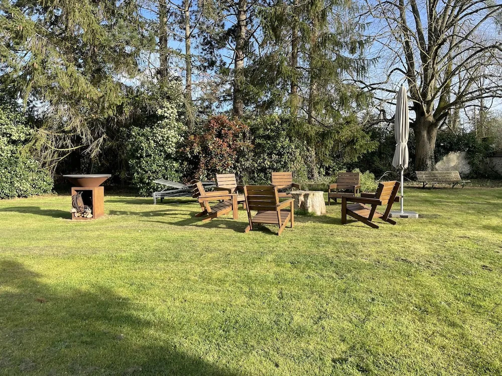 GLYCINES COUNTRY GUESTHOUSE