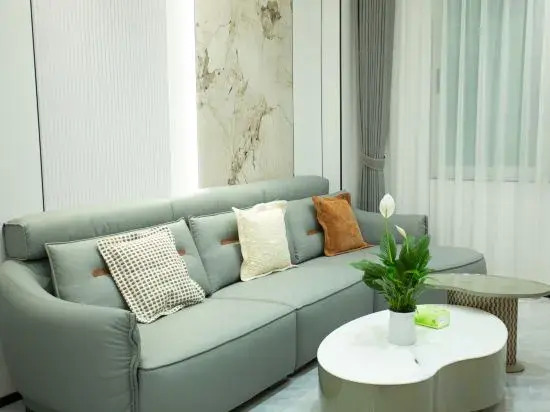 Boyue Light Luxury Hotel