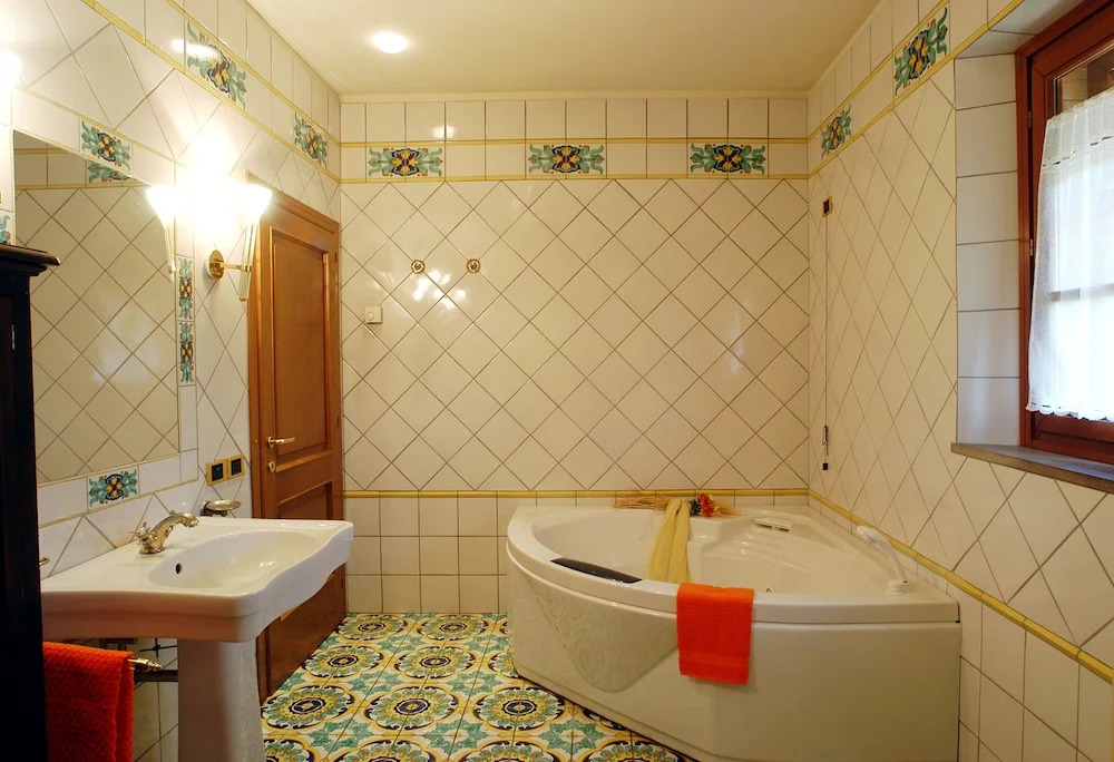 Podere Fignano, holiday home - apartments renovated 2024 - new swimming pool