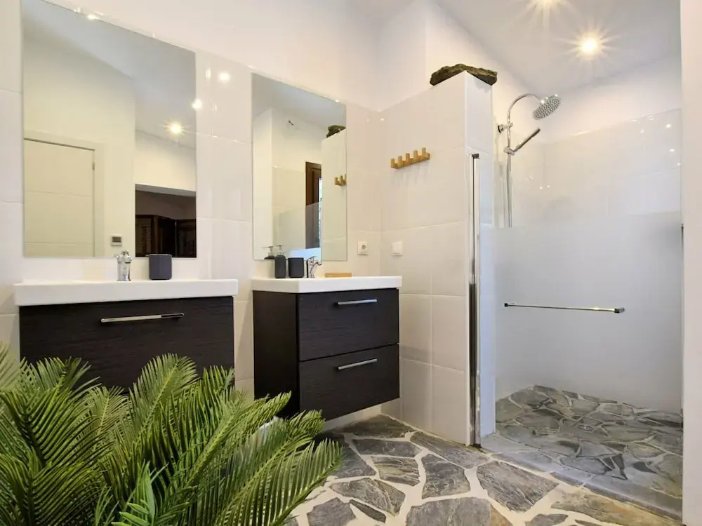 Villa a Sayalonga vicino al mare