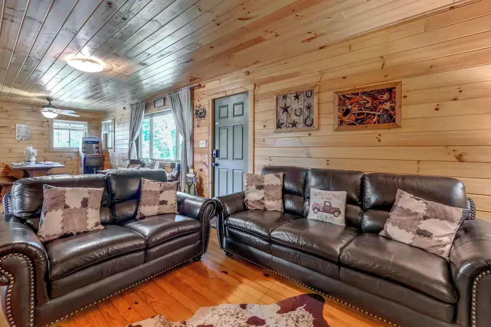 Bryson City Cabin in Smoky Mtn with Resort Amenities