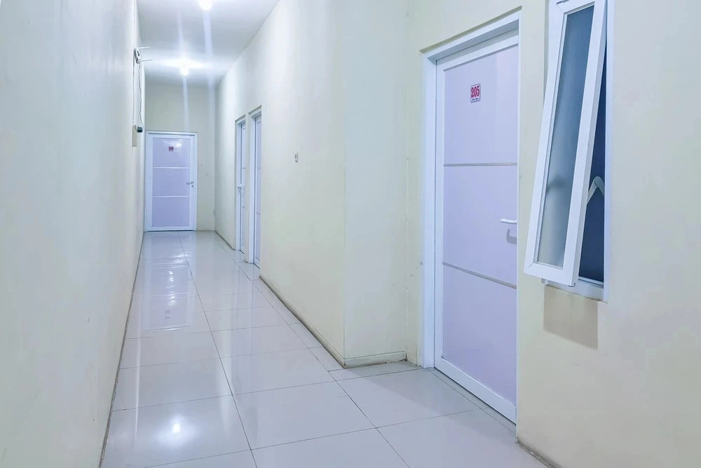 RedDoorz at Guest House A2 Near Rita Mall Tegal
