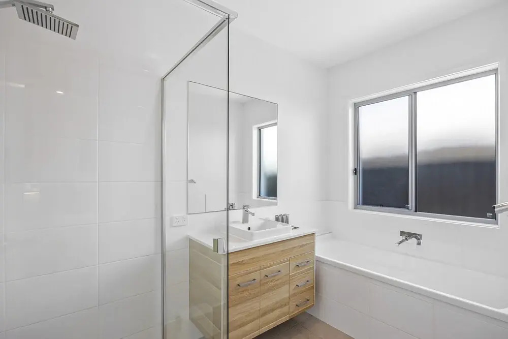 Premium 4-bed Coastal Escape With BBQ and Pool