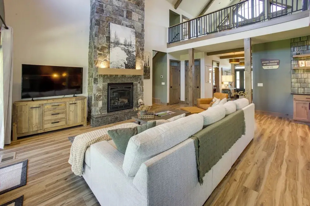 3 Mi to Dtwn Red Lodge: Mtn-view Home w/ Hot Tub