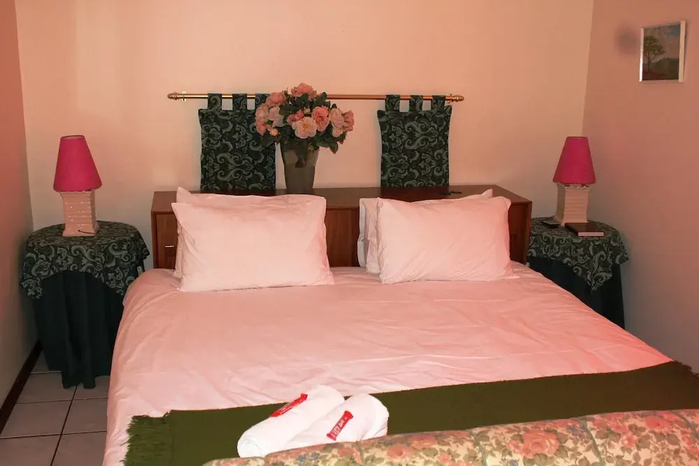 8 Wee Hoose Self catering