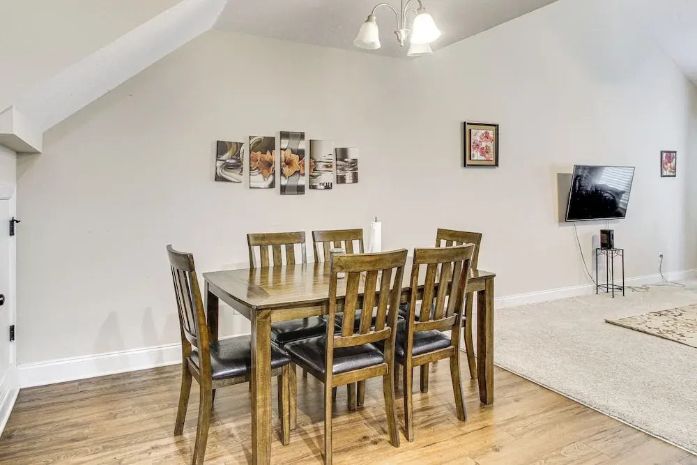 7 Mi to Dtwn Augusta: Townhome Near Shops & Eats!