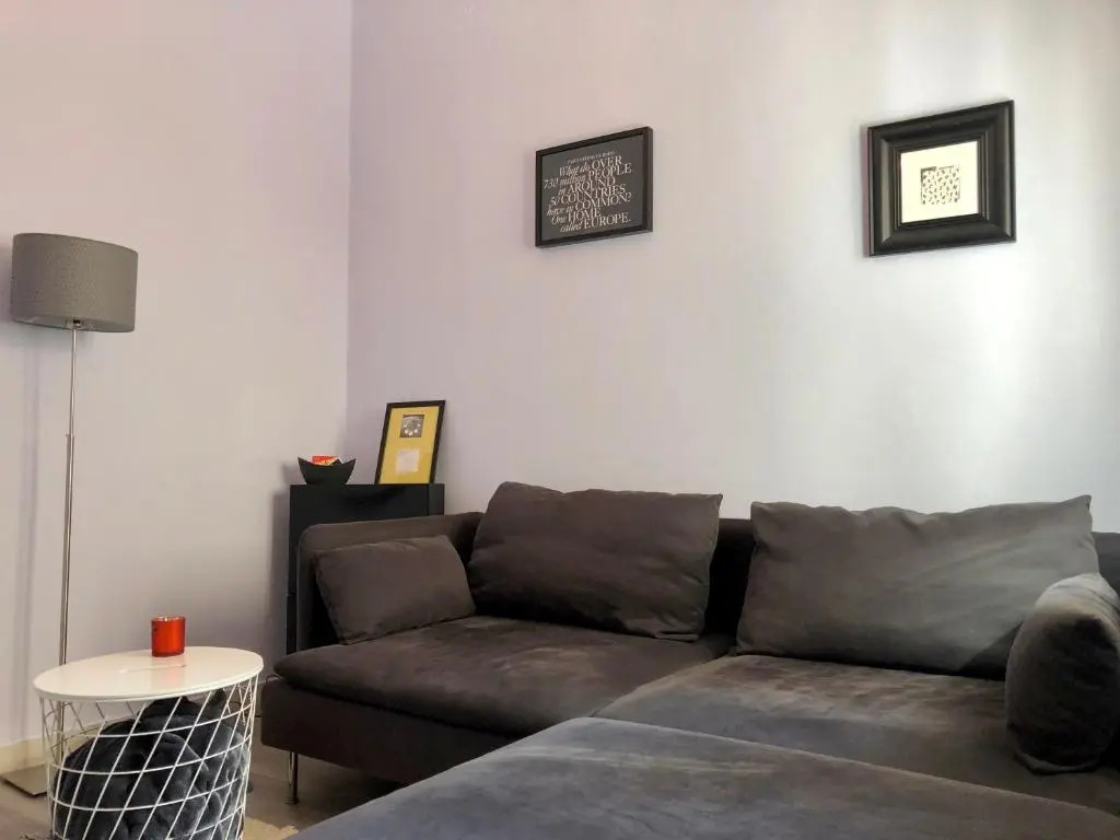 Industrial Design Bungalow – 2 min to Center, Wifi
