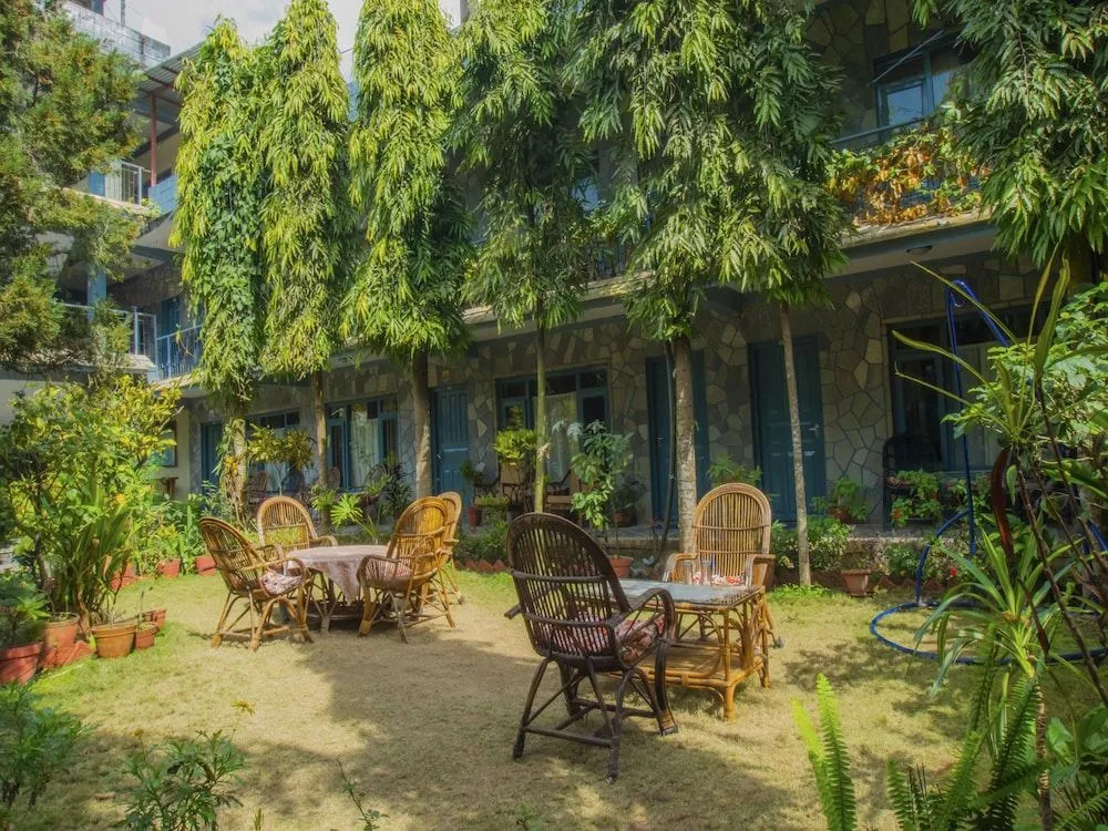 Oyo 301 Hotel Monal