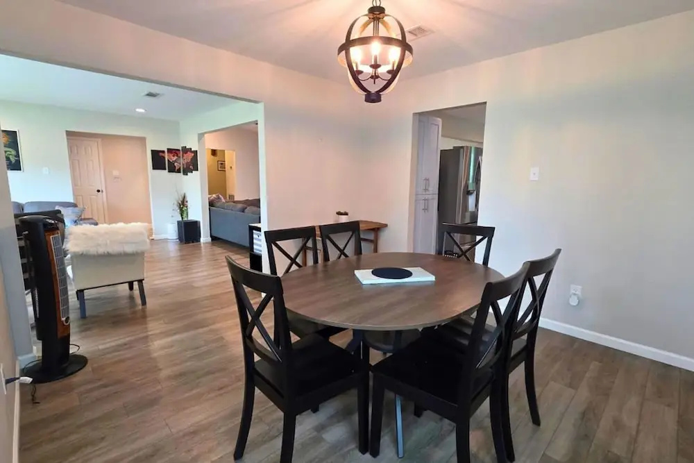 Spacious 4bd Retreat Near Nasa and Kemah