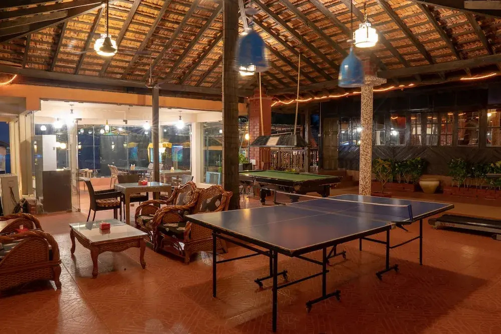 Alcove Beach Resort