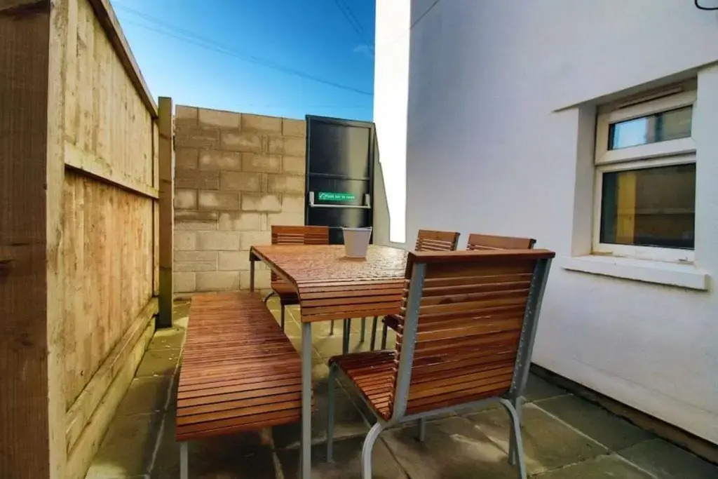 Principality House by Mia Living 3 bedroom apartment a 5 min walk to Principality Stadium