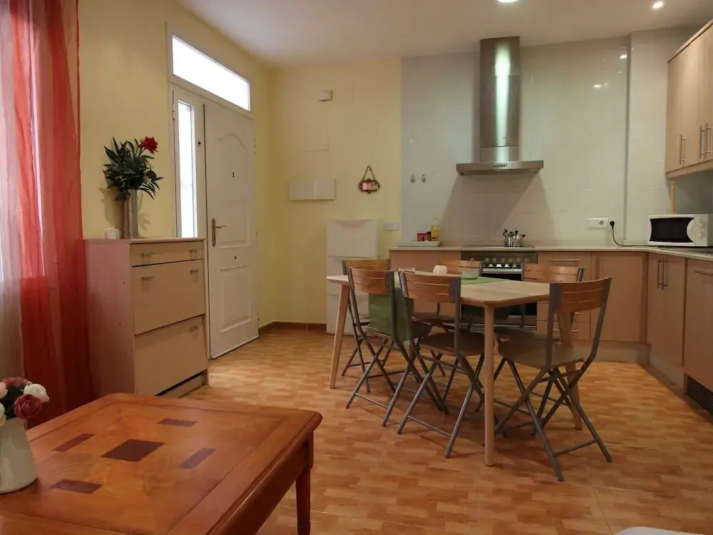 Apartamento con terraza al lado de la playa