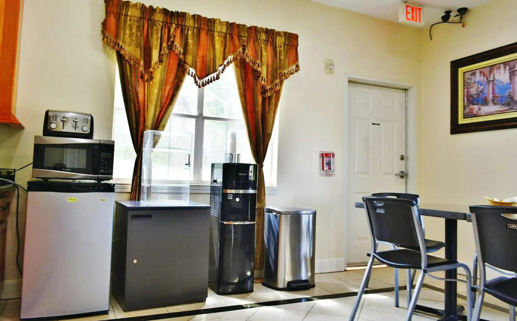 Scottish Inn and Suites Alvin