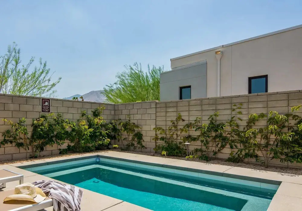 Modern Miralon - Sophisticated Retreat for Up To 5 w/ Resort Amenities