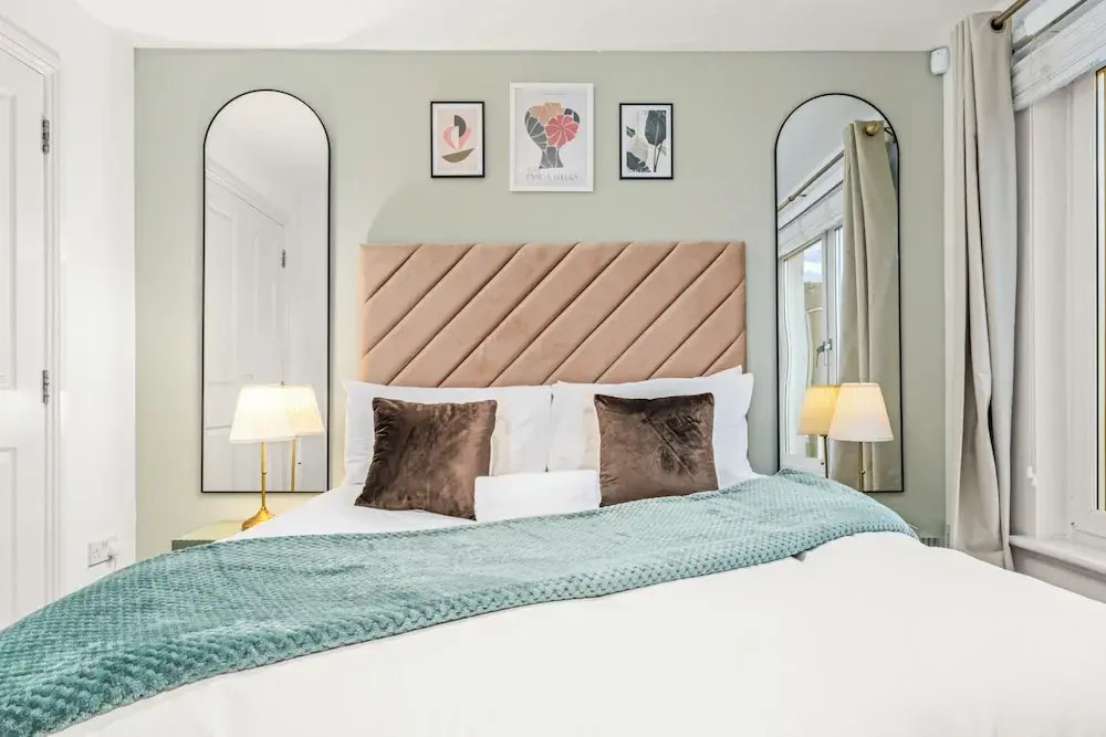 Urban Elegance 5-Bed Glasgow Home