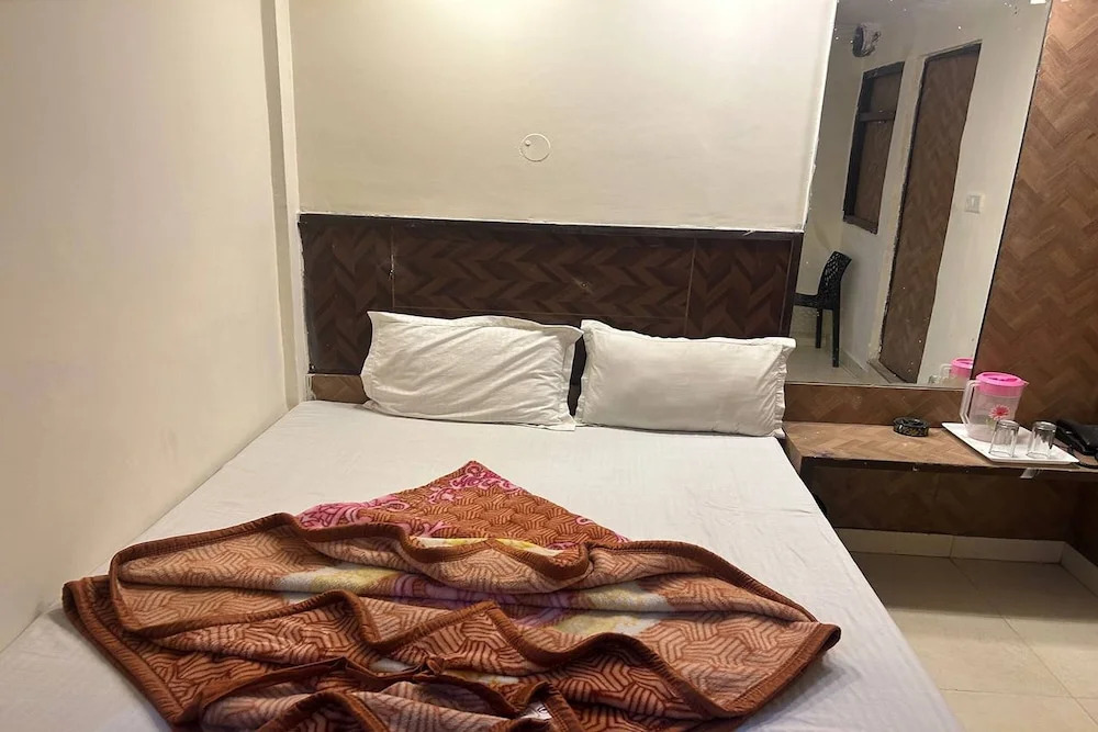 Hotel Re Pose Villa Walking Distance From New Delhi Railway Station and R K Ashram Metro Station