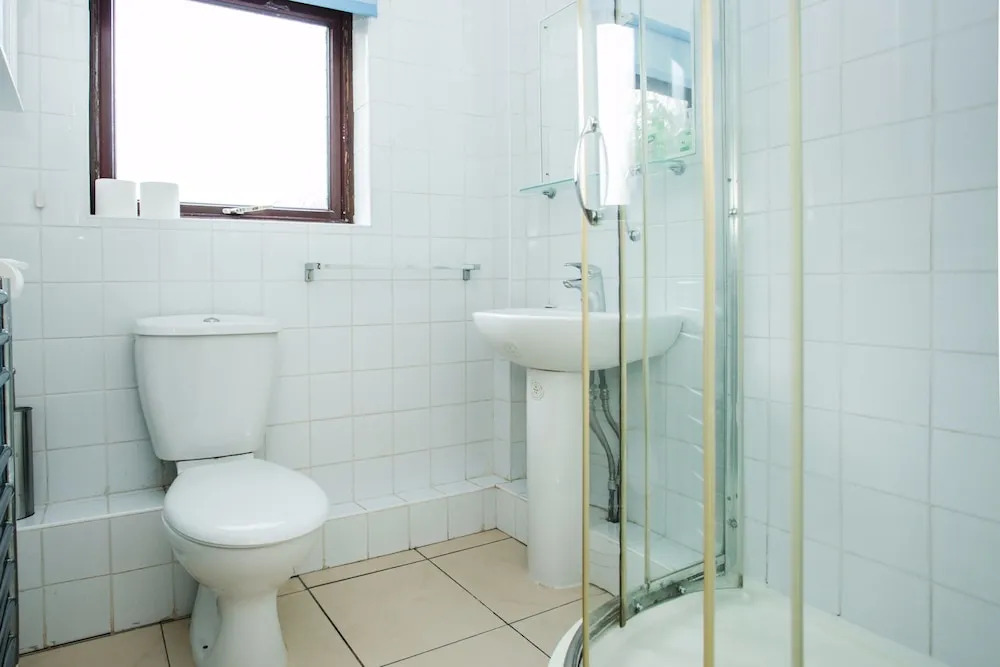 3 Bedroom House with Terrace Near Canada Water Underground Station