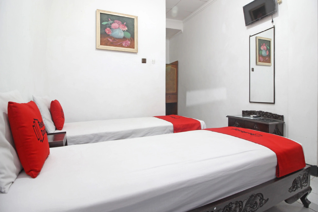 RedDoorz Plus @ Taman Siswa 3