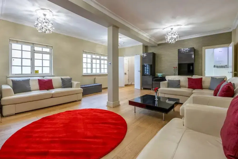 Host Stay Sillwood Seafront