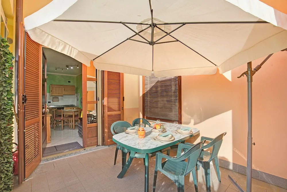 Holiday Sun Puegnago Terrace & Pool