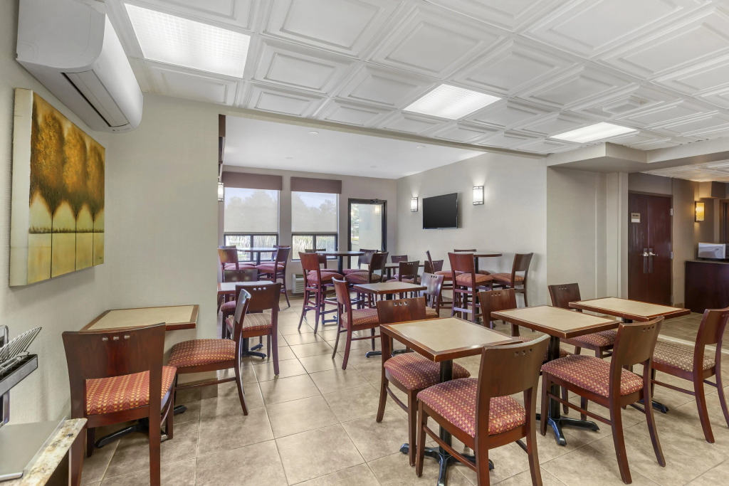 Best Western Plus Rose City Suites
