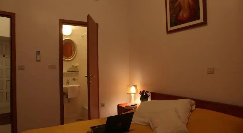 Kaboga street Rooms