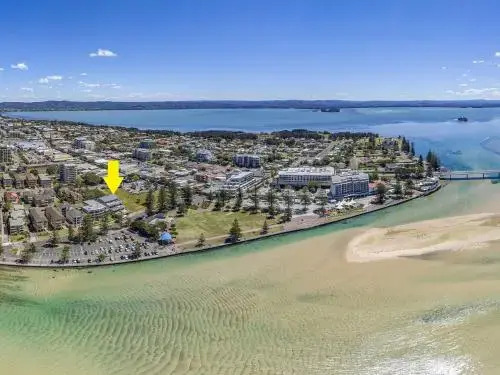Lakeshore Apartments - Unit 5