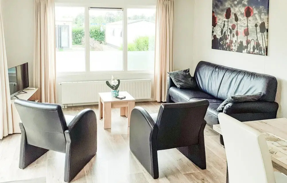 Gorgeous Home In Heinkenszand With Wifi