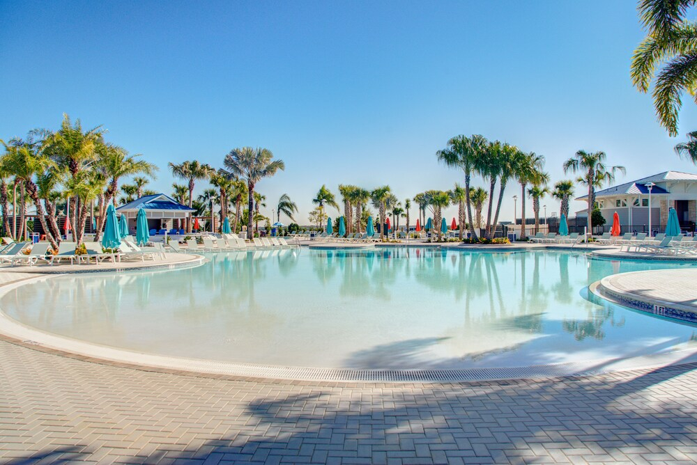 Windsor Island Wonder - Private Pool, Near Theme Parks & new Club House