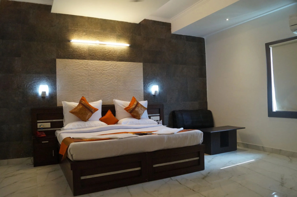 Hotel Tara Palace By Goyal Hotels