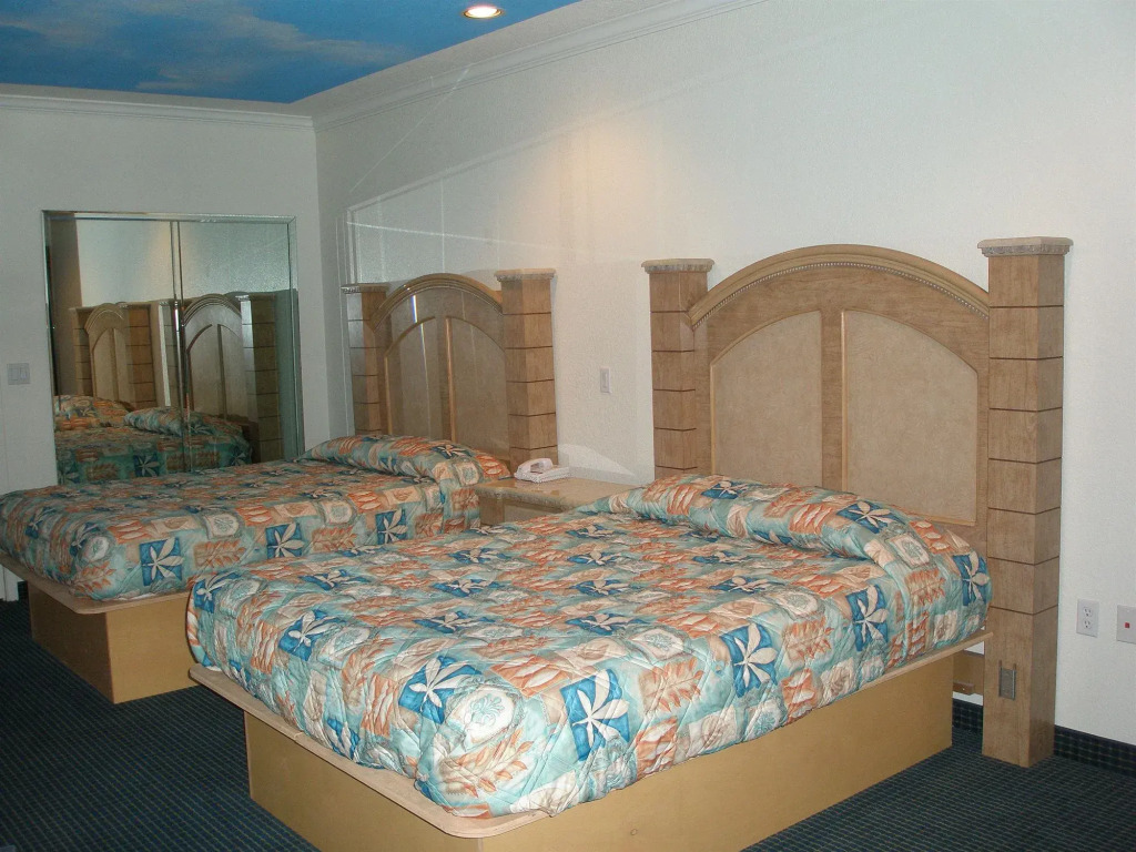 The Symphony Inn & Suites