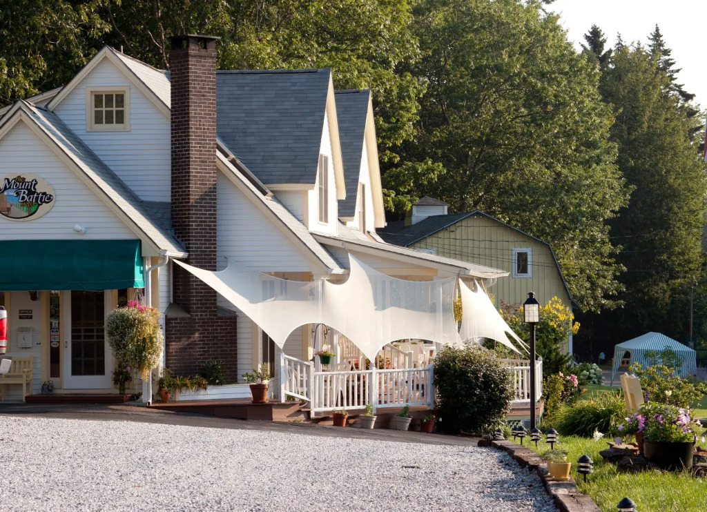 Mount Battie Inn